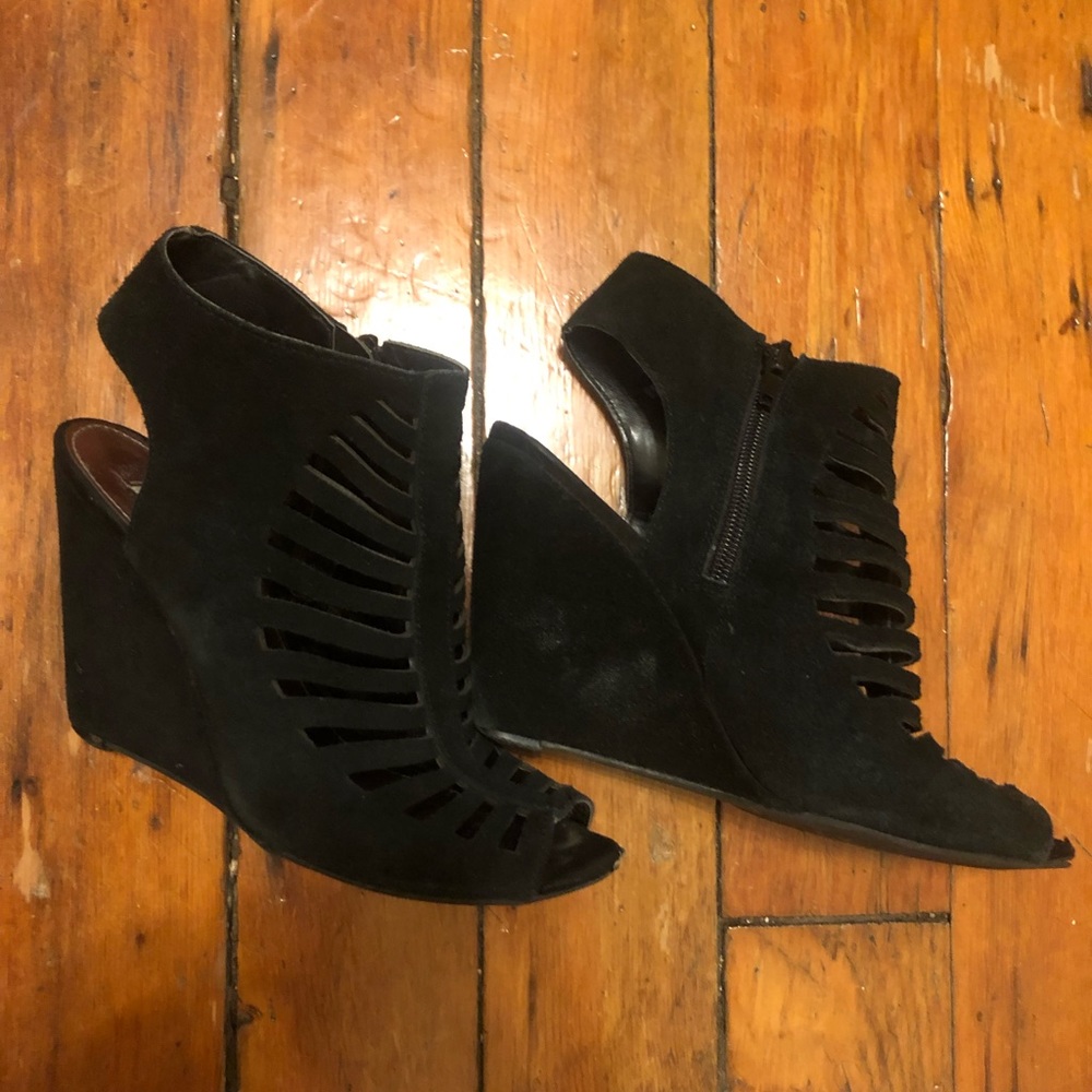 Steve Madden “Pitera” Wedges